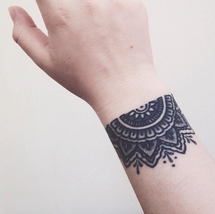 tatuering handled utanför mandala blomma armband