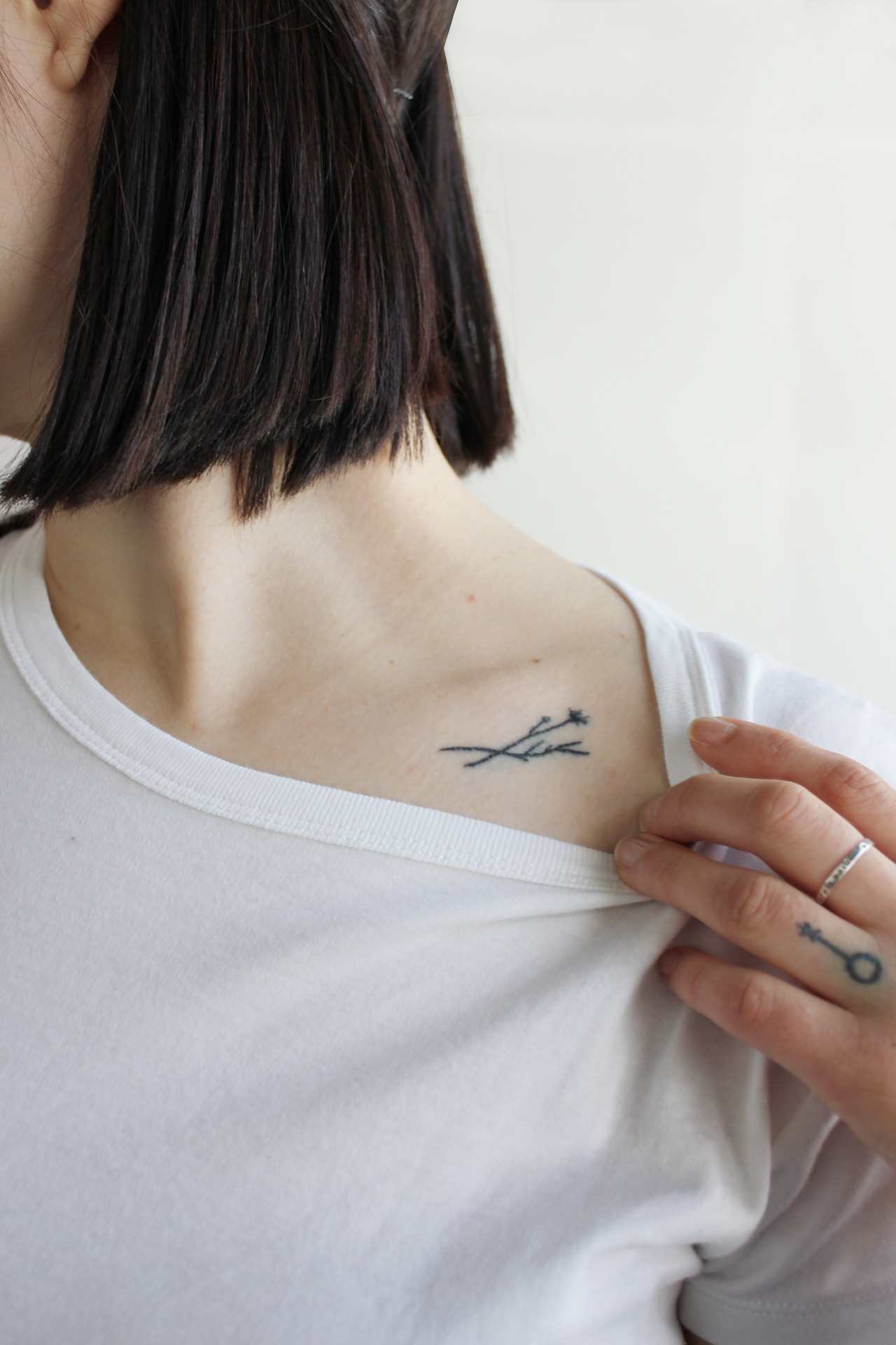 små tatueringsdesignidéer för kvinnor tatueringsvård på sommaren