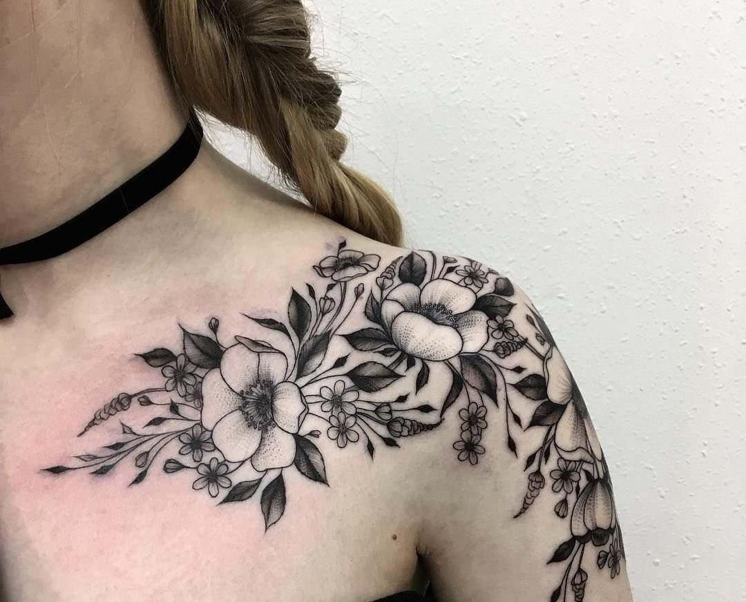 Nyckelbenet tatuering blommor tatuering motiv för kvinnor idéer tatuering trender 2019
