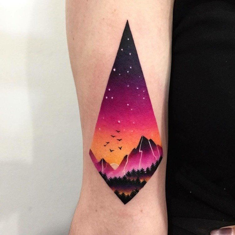 små tatueringar med betydelse för kvinnor akvarell tatuering