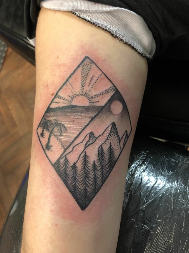 Små tatueringar för kvinnor överarm tatuering design Begre skog tatuering motiv