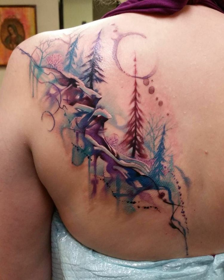 Akvarell tatuering tatuering trender tillbaka tatuering kvinnor