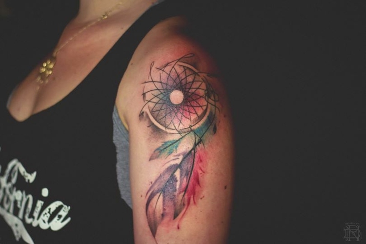Tatueringsbilder-idéer-kvinnor-överarm-kompass