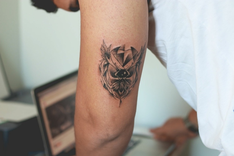 Tatueringsbilder-idéer-överarm-idéer-herr-mönster