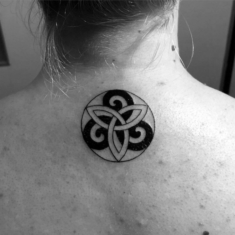 tatuering familj idéer keltiska symboler kombinera triskele triquetra