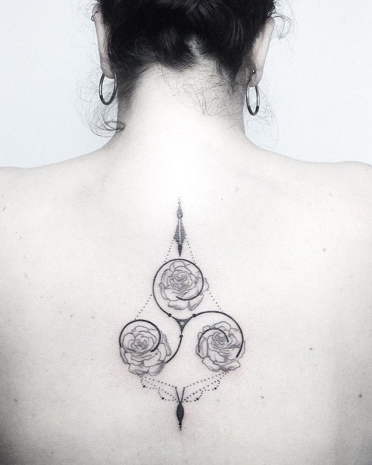 geometriska tatueringar triskele rosor familjemotiv
