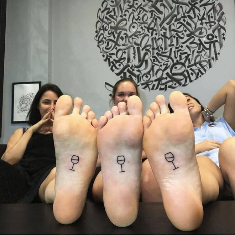 Vänskap tatuering idéer för kvinnor tatuering fotsål