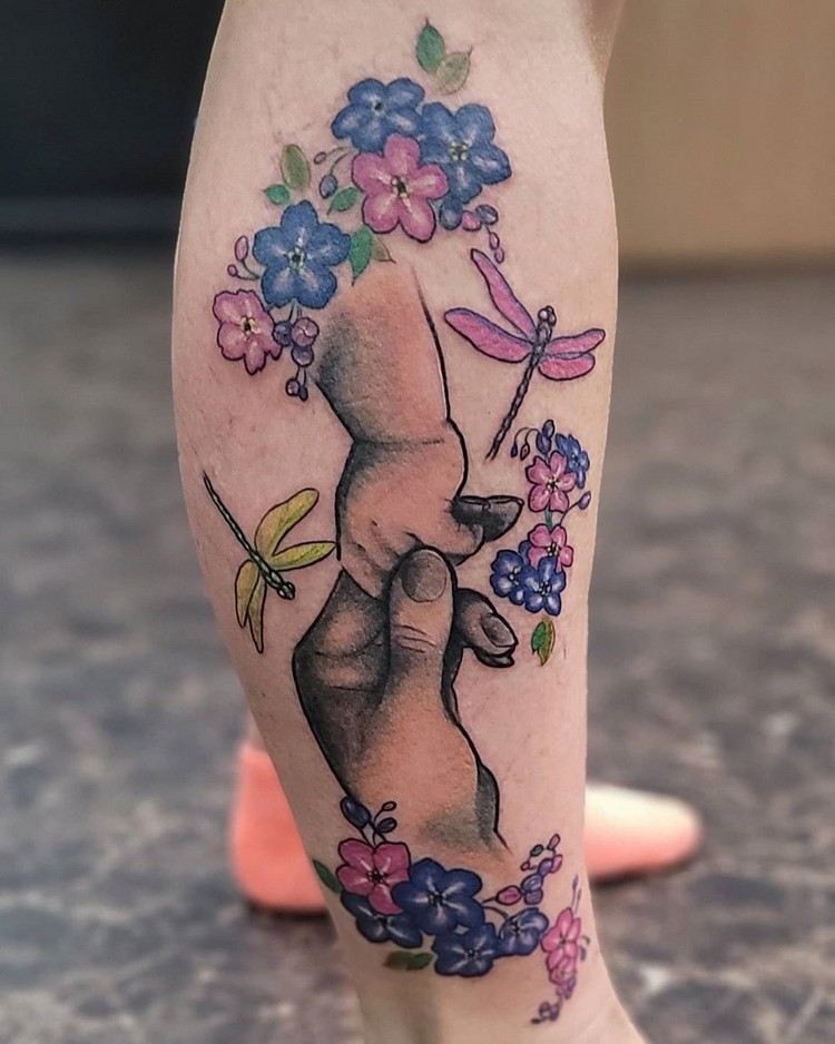 Mor dotter tatuering design tatuering som betyder trollslända