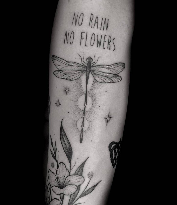 Tatuering ordspråk idéer tatuering motiv dragonfly
