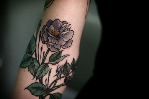 Tatuering-idéer-rosor-underarm-exempel-motiv