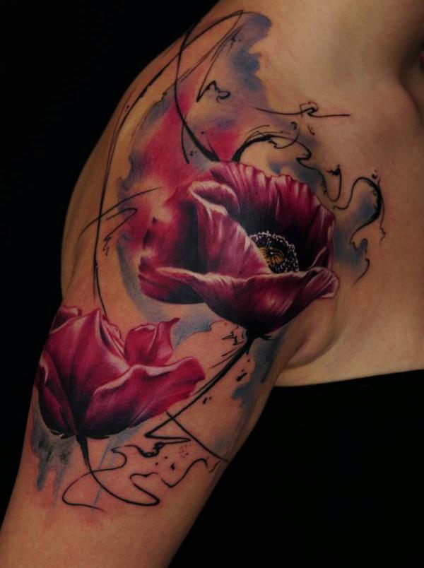 Tatuering-idéer-blommor-axel-överarm