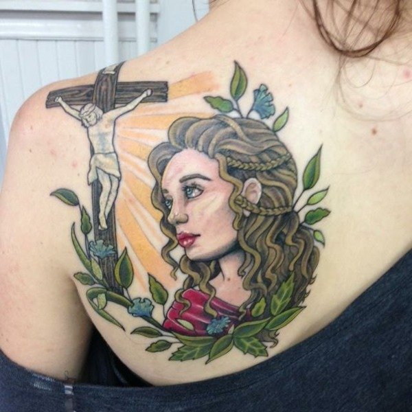 Tatuering-idéer-religiösa-motiv-kvinna-front