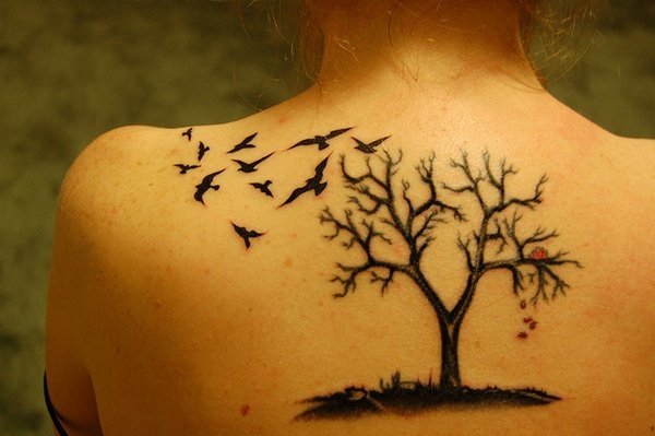 Tatuering idéer träd fåglar motiv