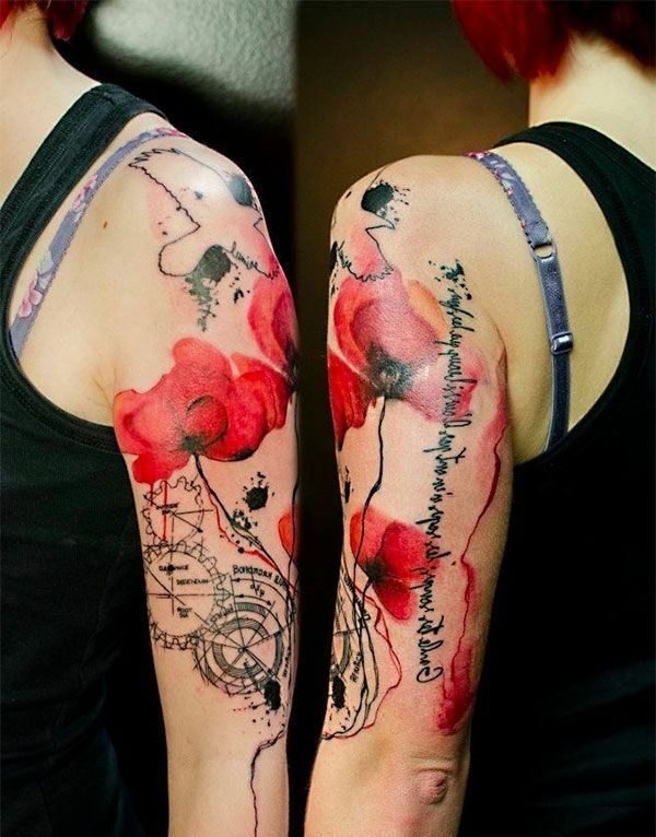 Tatuering idéer överarmen typsnitt blommor