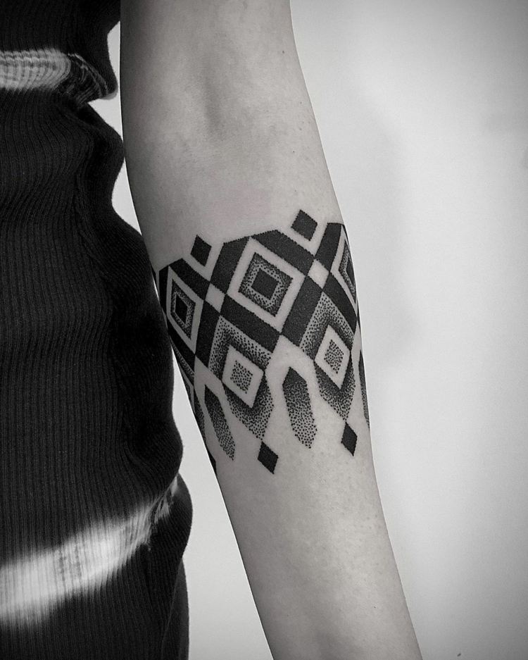 Toe Loop Tattoo Studio Berlin Unterarm-Tattoo kvinnor tatueringstrender 2020
