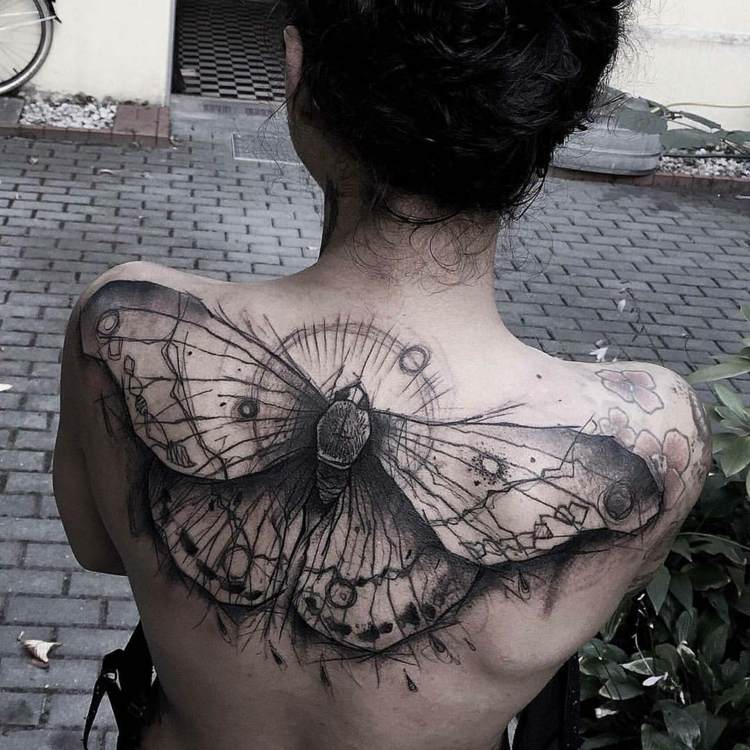 AKA Tattoo Studios Berlin back tattoo men bästa tatuerare Tyskland