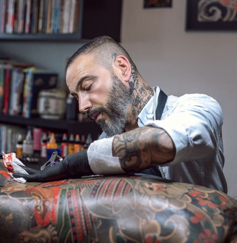 Tattoo Studios Berlin bästa tatuerare Tyskland tillbaka tatuering kvinna