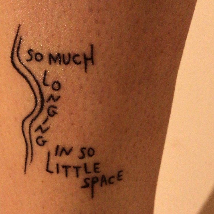 Tatueringstrender 2021 tatueringsspråk idéer små tatueringar med mening