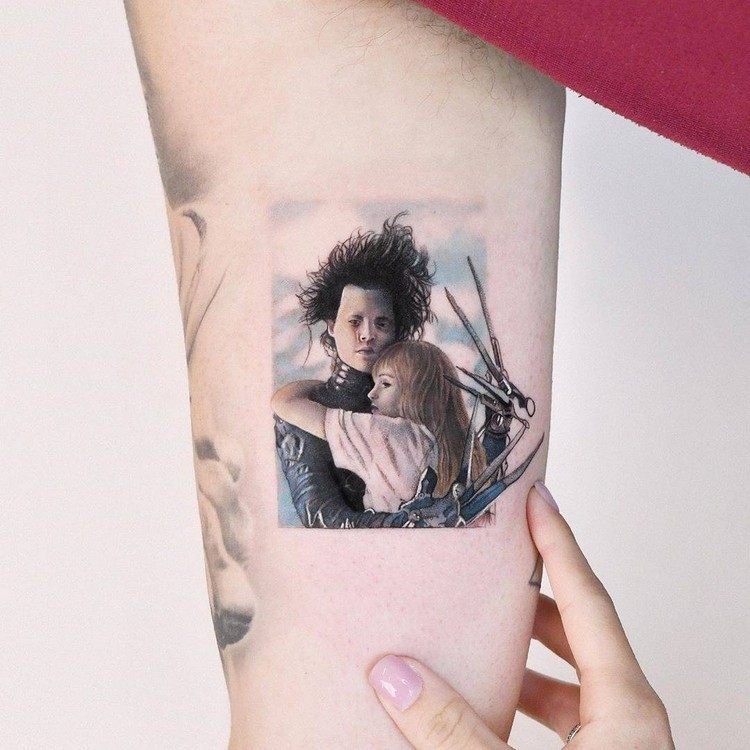 Microrealism Tattoo Trends 2021 små tatueringar med betydelse för kvinnor