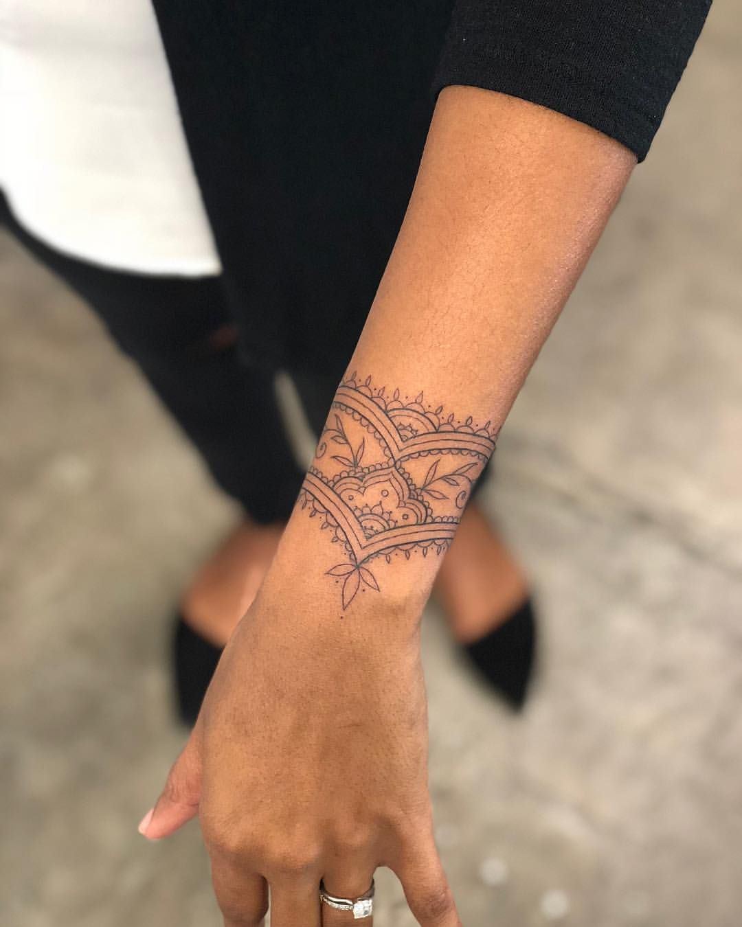 Tips detaljer tatuering design tatueringar för kvinnor från 50 idéer handled