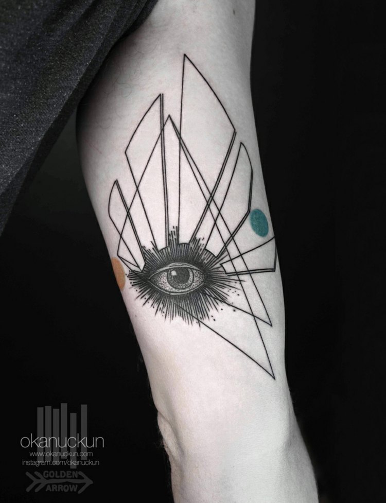 tatueringar med en surrealistisk design ögonskärmsmotiv okan uckun