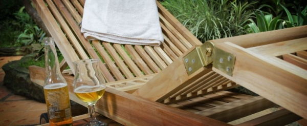 Hopfällbar solstol stol i trädgårdsmöbler i teak