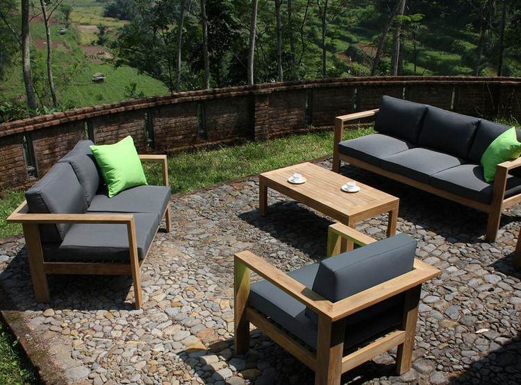 Trädgårdsmöbler i teak lounge-grå-sittdyna-soffbord