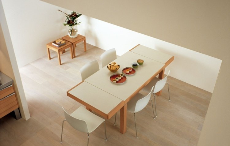 kök-teak-matplats-vitt-matbord-stolar-sidobord