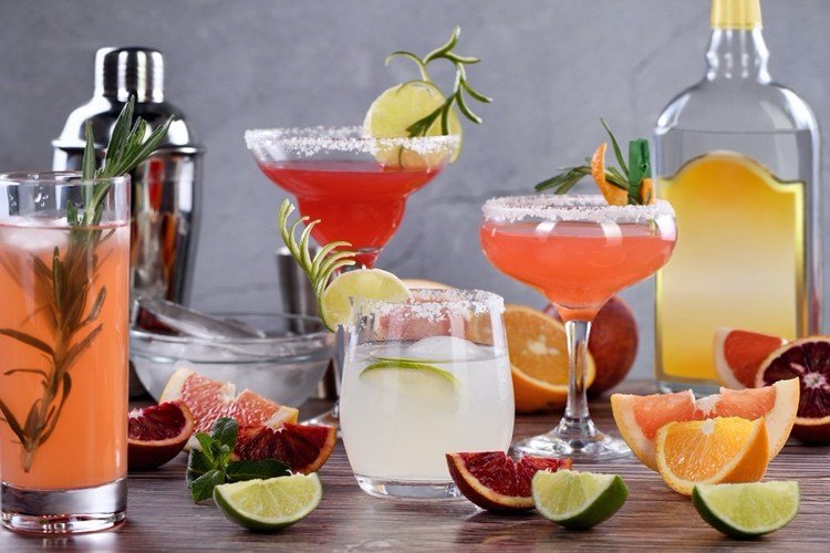 färgglada cocktails med tequila