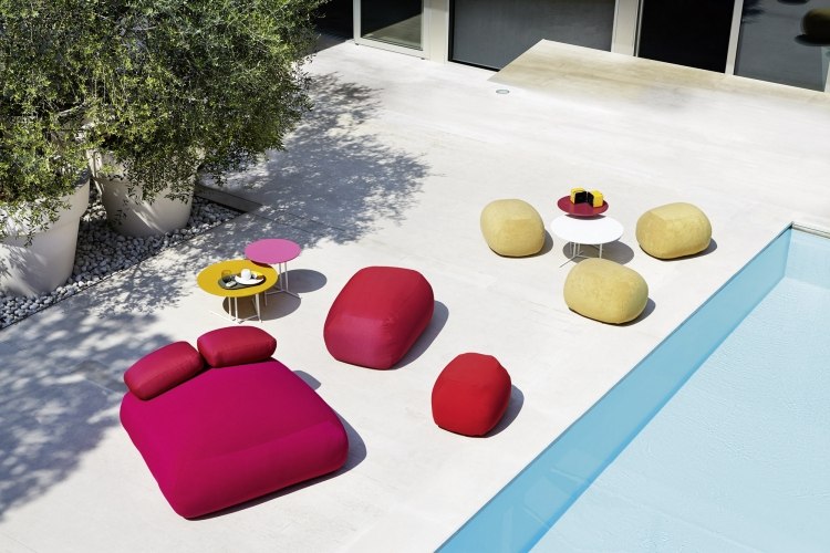 terrass-möblering-design-landskap-pool-lounge-puffar-sittdynor-färgglada