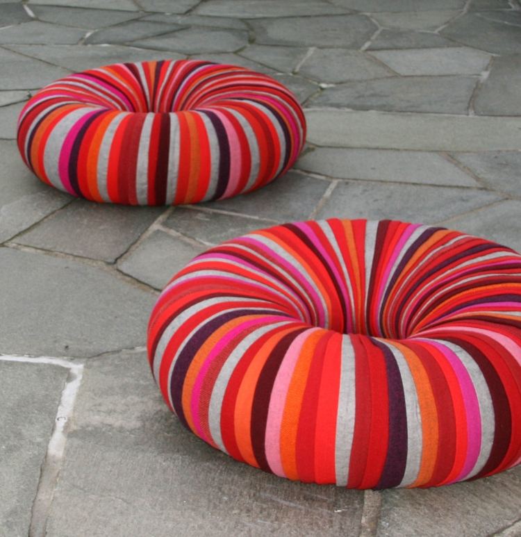 terrass-möblering-design-orange-röd-ring-form-munkar-DROPS