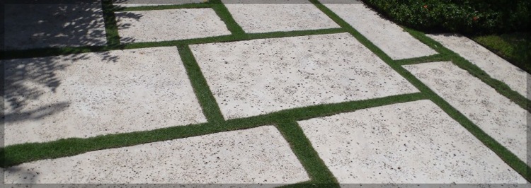 terrass-rengöring-terrass-plattor-betong-fog-gräsmatta-dekorativa