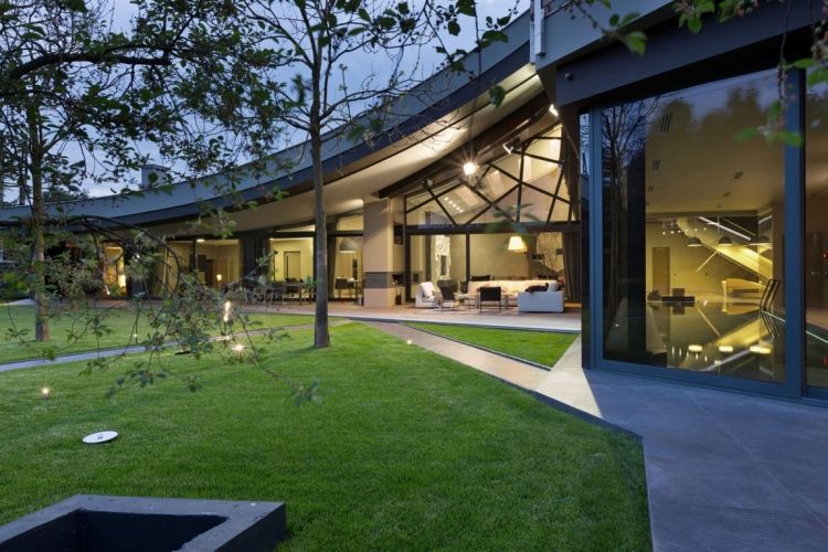 terrass-trädgård-modern-arkitektur-landskap-gräsmatta-belysning-lounge-glas
