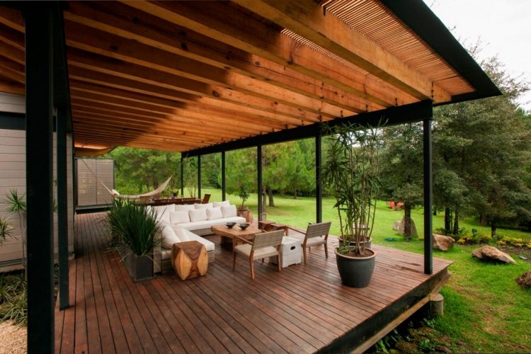 terrass-design-pergola-tak-sittplatser-trädgård