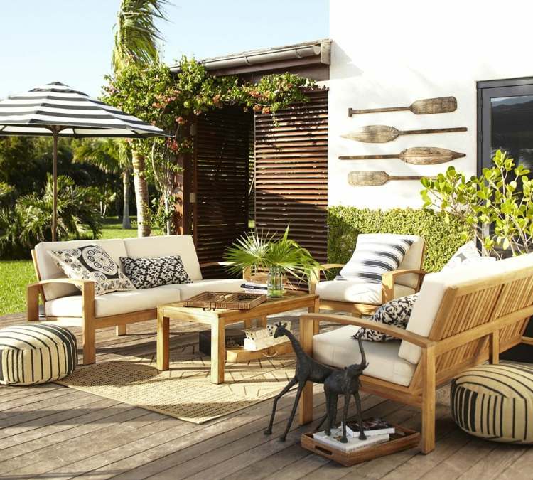 idéer terrasser trämöbler soffbord dekoration paddelvägg