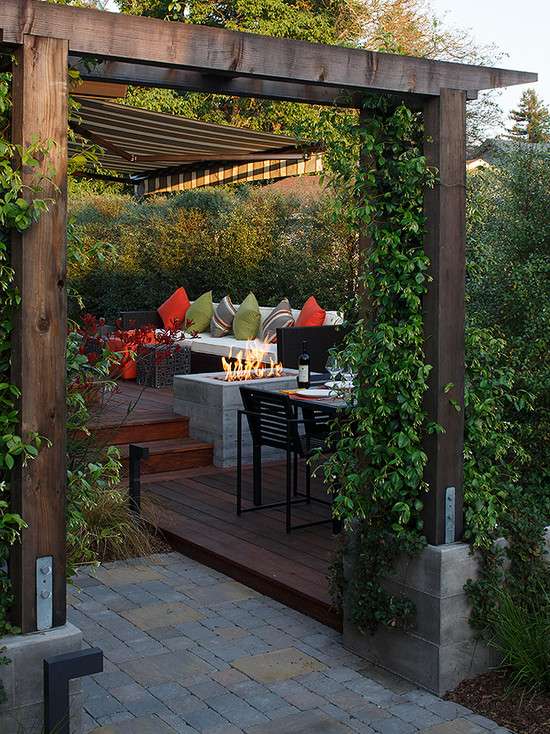 terrass idéer trädgård pergola sekretess skärm lounge öppen spis matplats