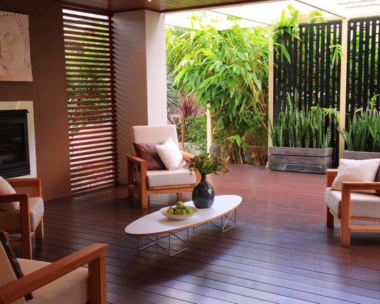terrassidéer öppet vardagsrum trägolv japansk stil sekretessskärm