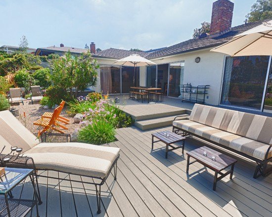 terrass design idéer trädgård lounge solstol soffa parasoll strykjärn