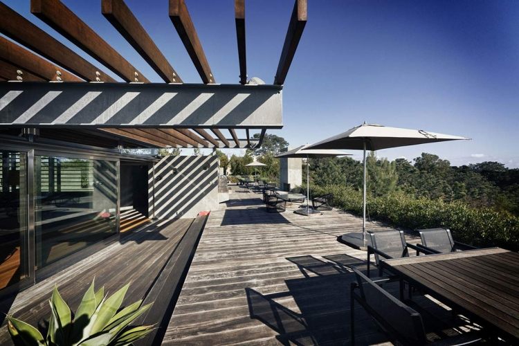 Terrass tak-trä-väder skydd-moderna-glas-panorama-fönster-utsikter-utsikter-natur