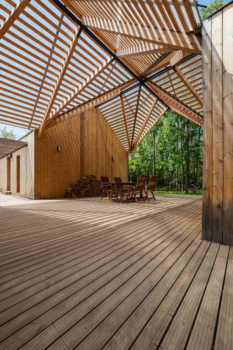 terrass takläggning trä stål geometrisk design