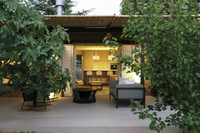 Terrass tak-design-korg-terrass-trädgård-trädgård-möbler-gröna-träd