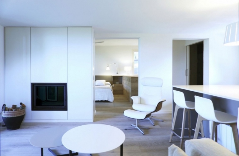 Terrass tak-design-korgverk-vit-minimalistisk-öppen spis-öppet-vardagsrum