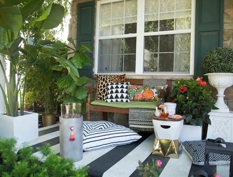 terrassgolv med boho chica möbler i färgdesign