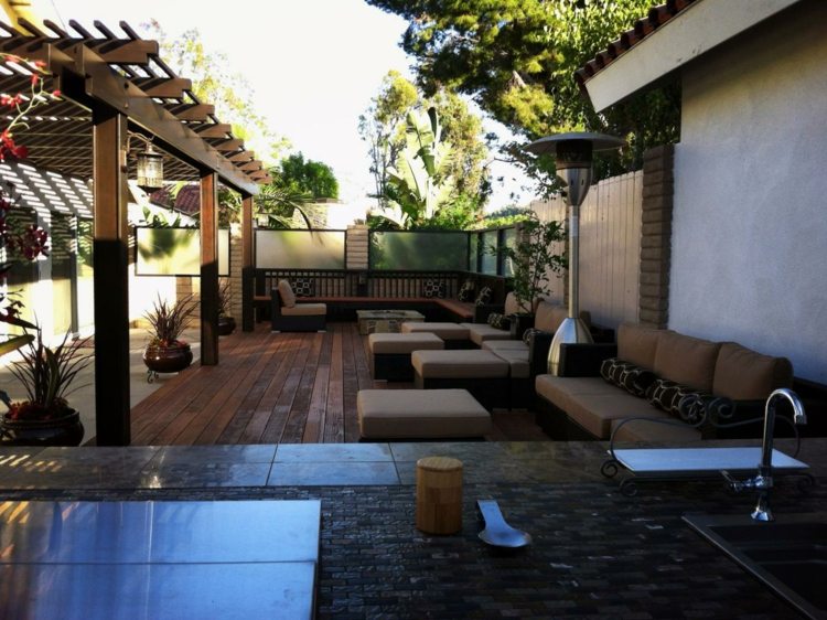 Terrassdesign, möbler, integritetsskärm, solskydd, innergård