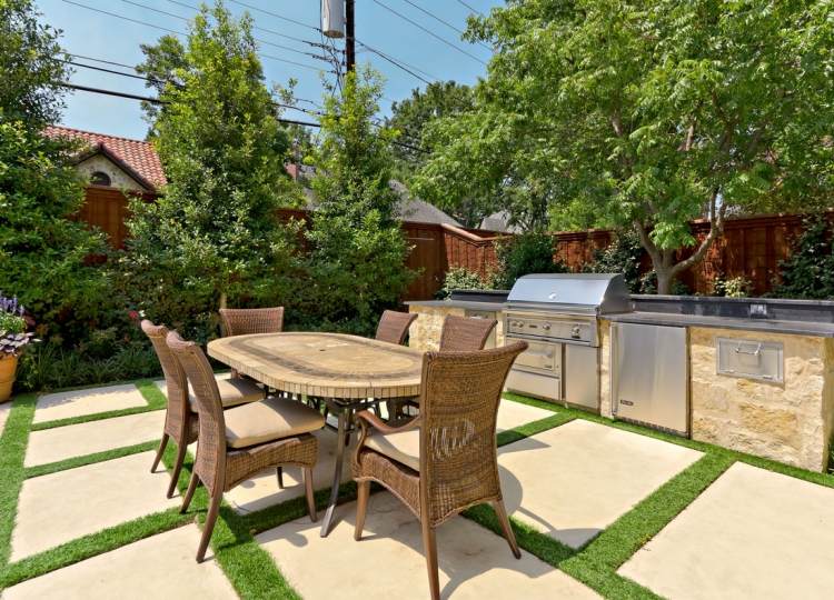 Idéer för terrassdesignbilder-matplats-utomhus-kök-stenplattor-gräsmatta