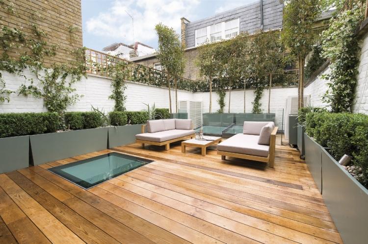 idéer-terrass-design-bilder-golvbrädor-trä-sittplatser-grå-planters