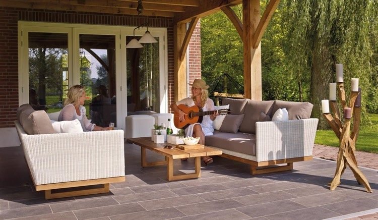 Terrassdesign-vita-poly-rotting-soffor-trä-taupe-sittdynor