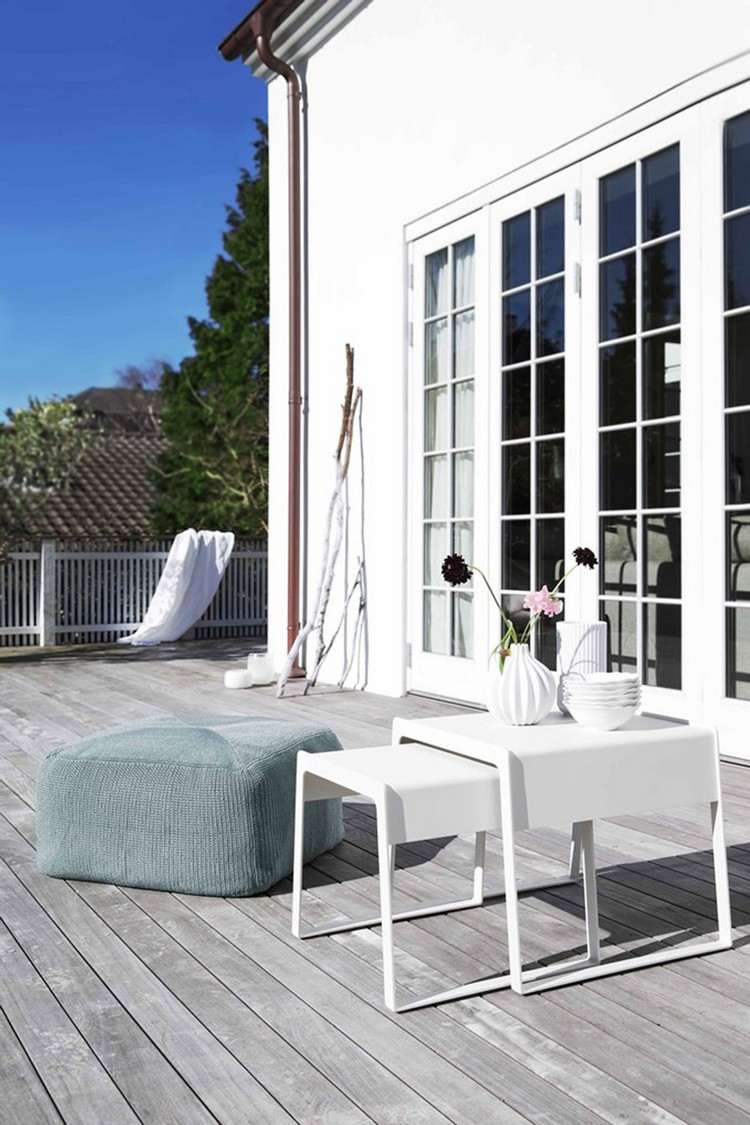 Terrassdesignidéer Skandinaviska vita möbler med enkel elegans