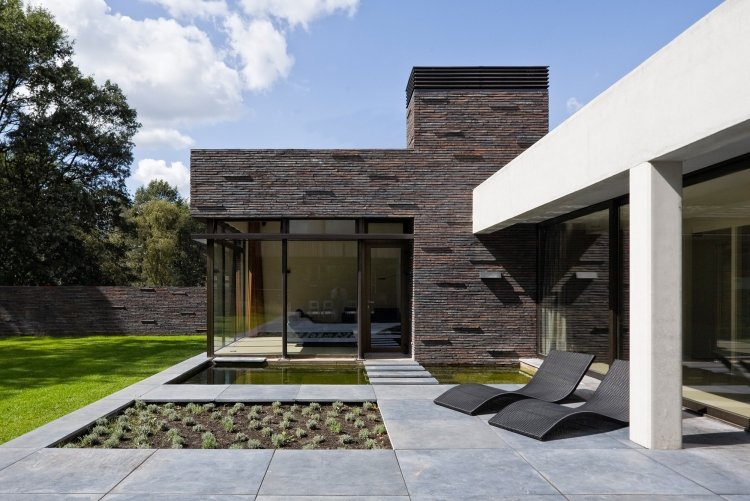 terrass design-inredning-modern-stor-format-golv kakel-damm