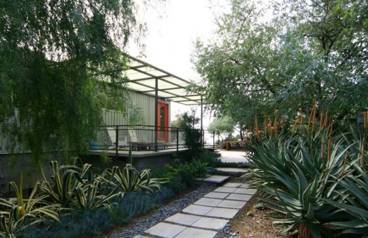 terrass-platta-betong-rader-design-trädgård-stig-graeser-småsten